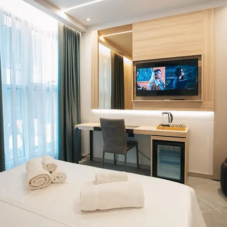 Flamingo 1 4* Vlorë