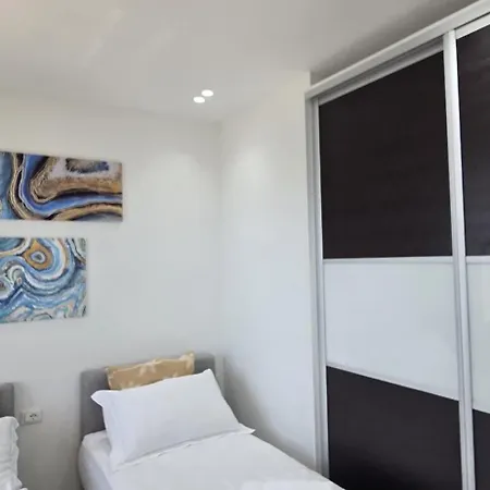 Flamingo 1 ホテル Vlorë