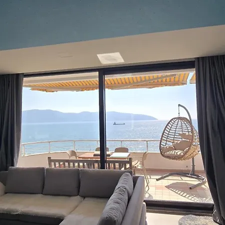 Flamingo 1 4* Vlorë