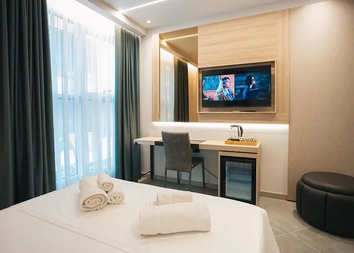 Flamingo 1 4* Avlonya
